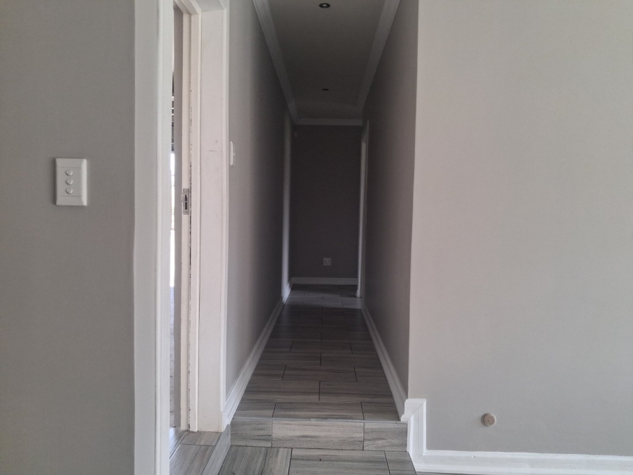 To Let 3 Bedroom Property for Rent in Hillside Free State